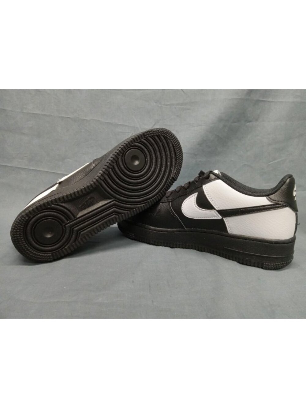 Nike Air Force 1 NN (GS) Sneakers Leather Black White Boys Size 4.5 FLOOR MODEL! - Picture 2 of 11